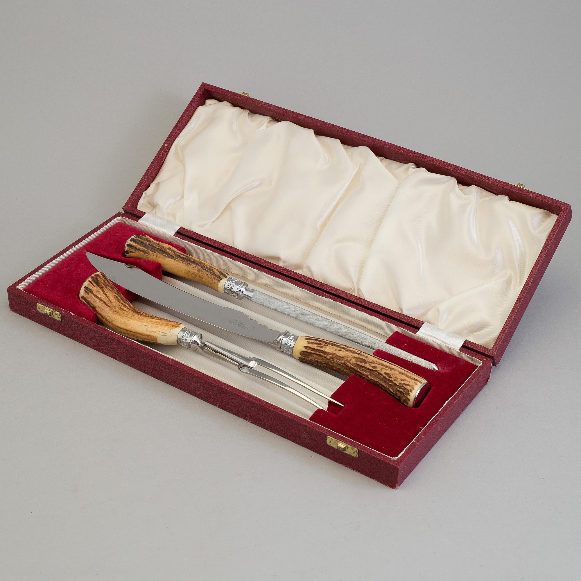 A Southern A Richardson three-piece set of tranches cutlery, mid 20 th century.