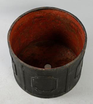 TRÄDGÅRDSURNA, gjutjärn, 1900-talets mitt.