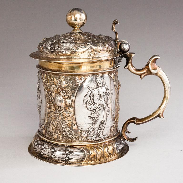 ADOLF GAAP, DRYCKESKANNA, silver, delvis förgylld, Augsburg, Tyskland 1690-1695.