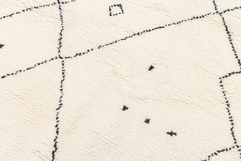 Matta, Marocko design, ca 300 x 200 cm.