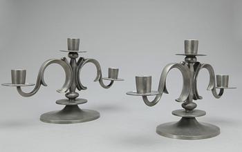 KANDELABRAR, ett par, tenn. Edvin Ollers, Stockholm 1941.