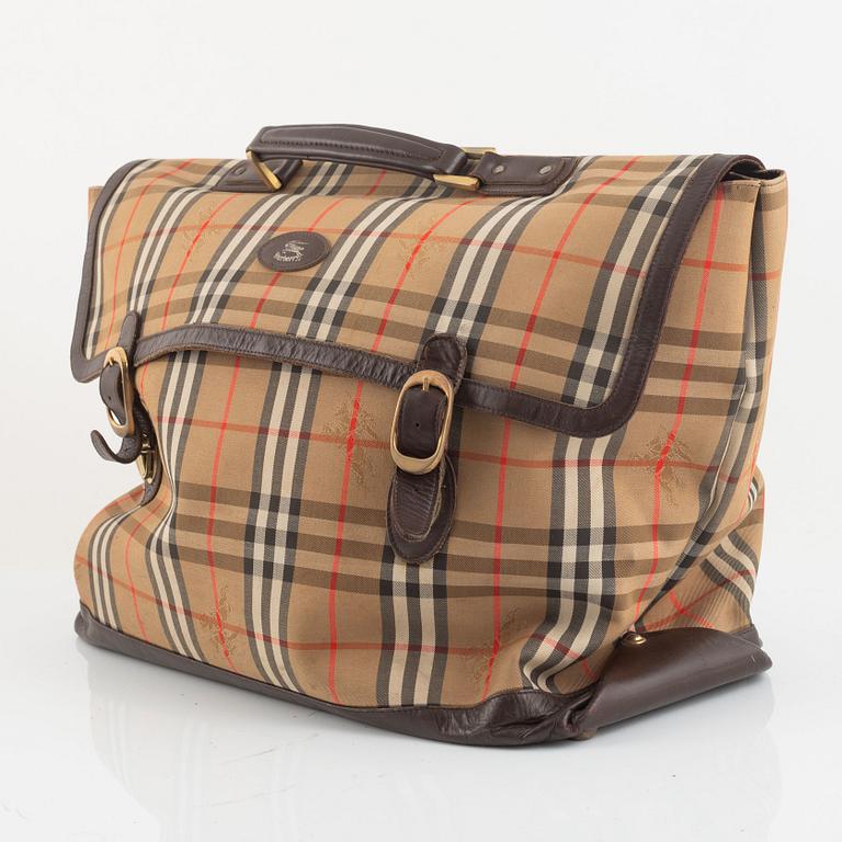 Burberry, weekend bag.