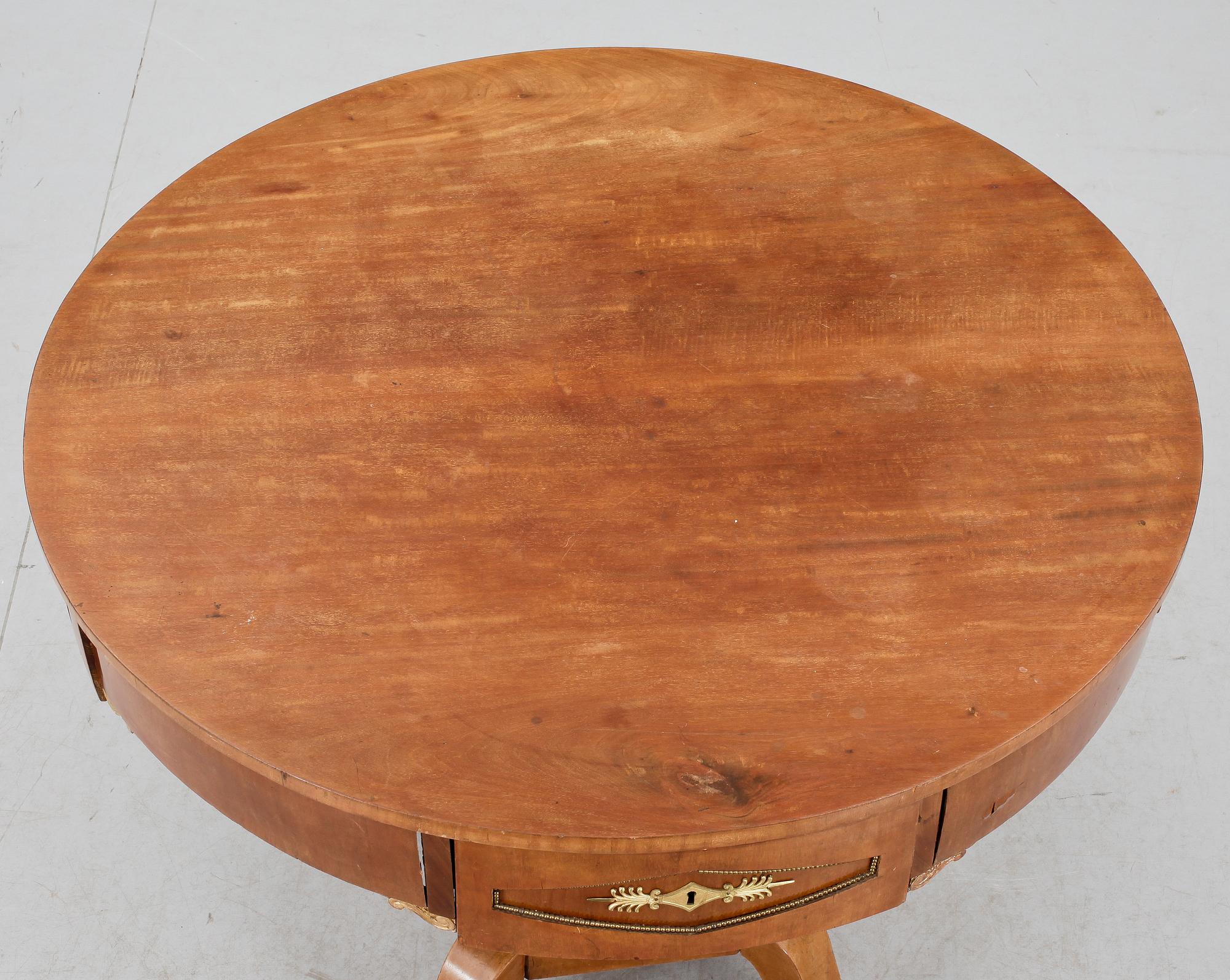 KRUSELLBORD, empirestil, 1800/1900-tal.