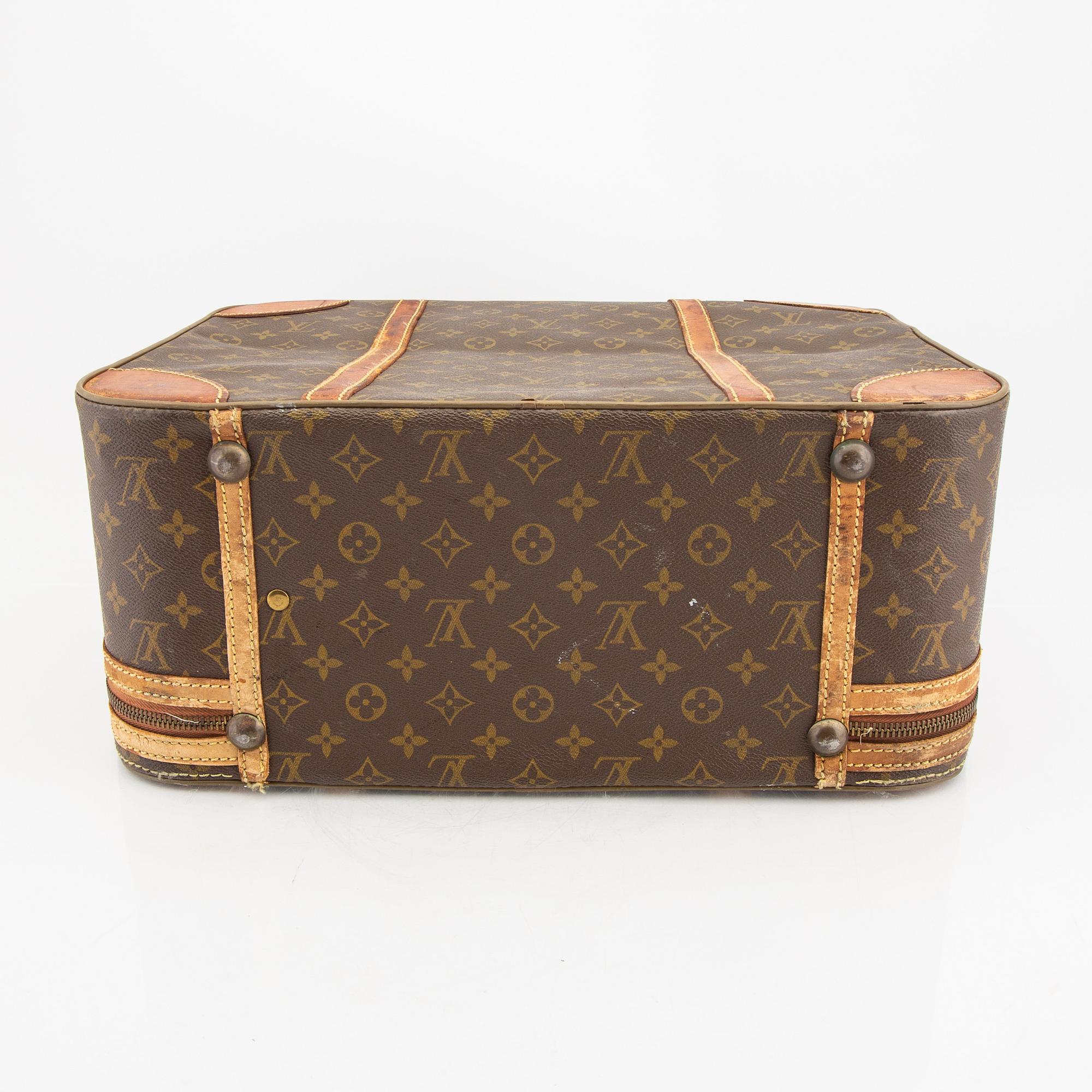 Louis Vuitton travelling bag 1950s. Bukowskis