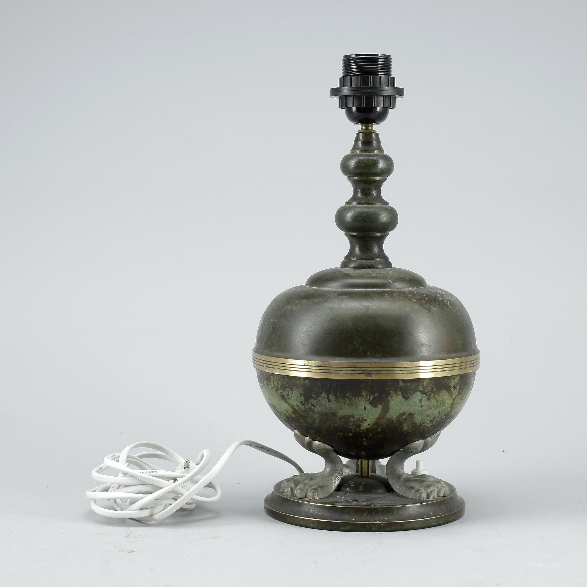 BORDSLAMPA, 1900-talets första hälft.