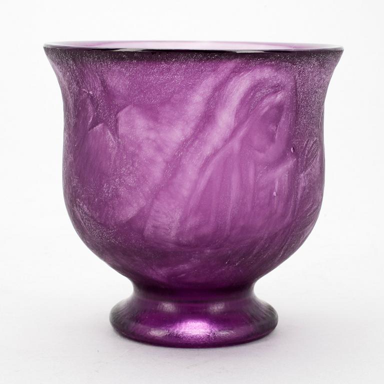 VAS, glas. Signerad Helene Schumacher, 1900-talet början.