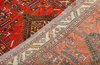 A Tabriz runner, c 430 x 115 cm.