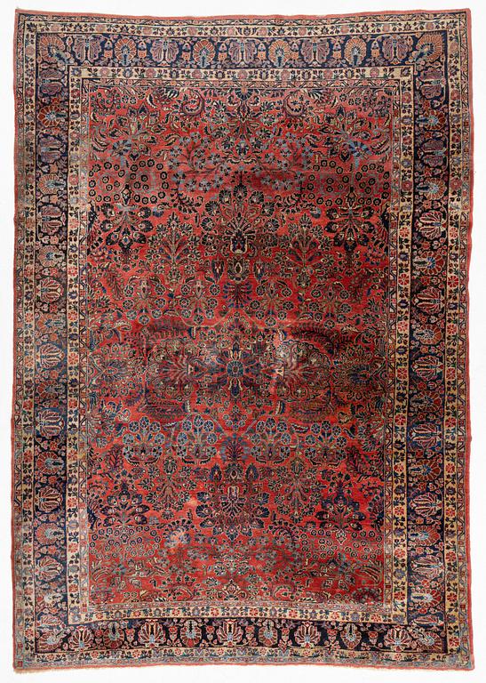 A so called American Sarouk carpet, c. 380 x 265 cm.