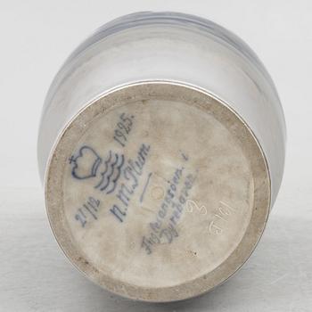 Royal Copenhagen, Praktvas, porslin, 1925.