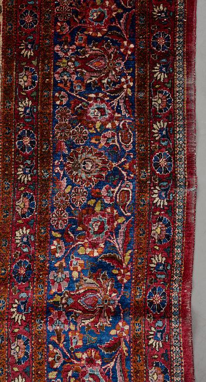 A carpet, a semi-antique silk Kashan, ca 317 x 207-210,5 cm.