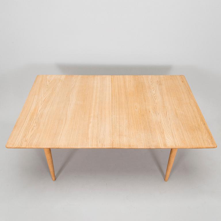 Hans J. Wegner, matbord, "AT 310", Andreas Tuck, Danmark, 1900-talets mitt.
