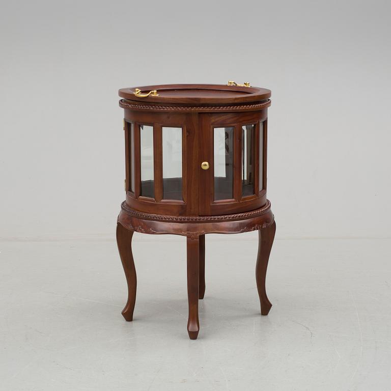 BORD/BARSKÅP, 1900-talets andra hälft.