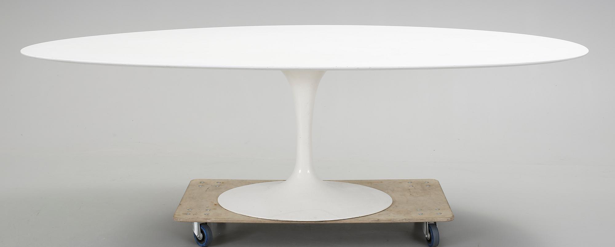 BORD, "Tulip", Eero Saarinen, Knoll International.