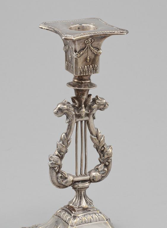 LJUSSTAKAR, ett par, nysilver, C G Hallberg, Stockholm, 1900-talets första hälft.