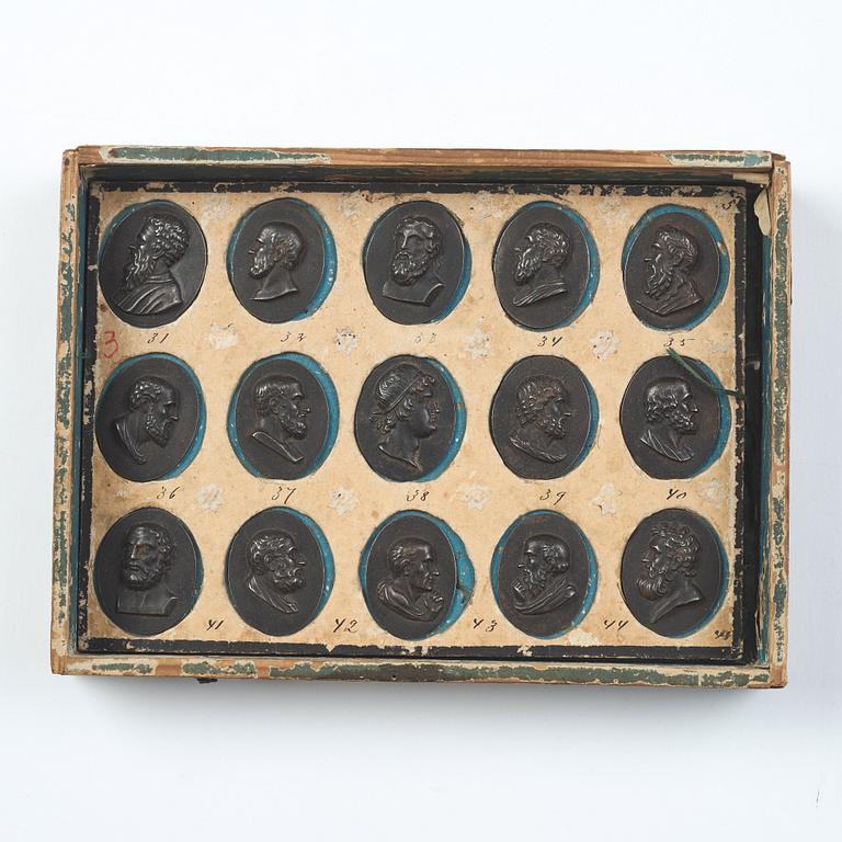 Collection of 60 portrait metal medallions, first half of the 19th century.