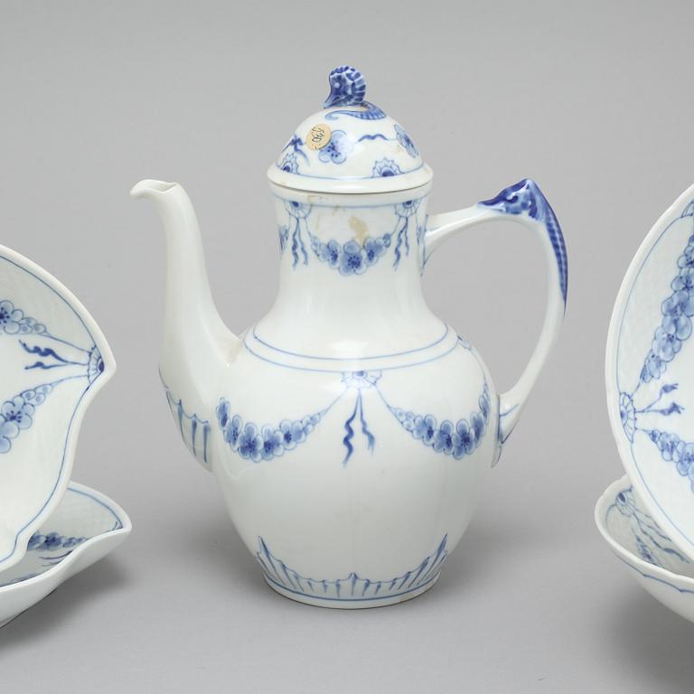 A set of porcelain tableware of 8 pcs, "Empire" by Bing & Gröndahl, Denmark.
