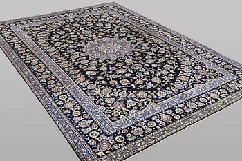 A carpet, Kashan, ca 420 x 296 cm.
