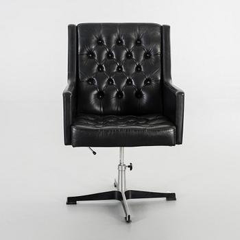A EKSELIUS CHAIR.