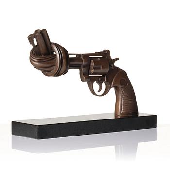 Carl Fredrik Reuterswärd, "Non-Violence".