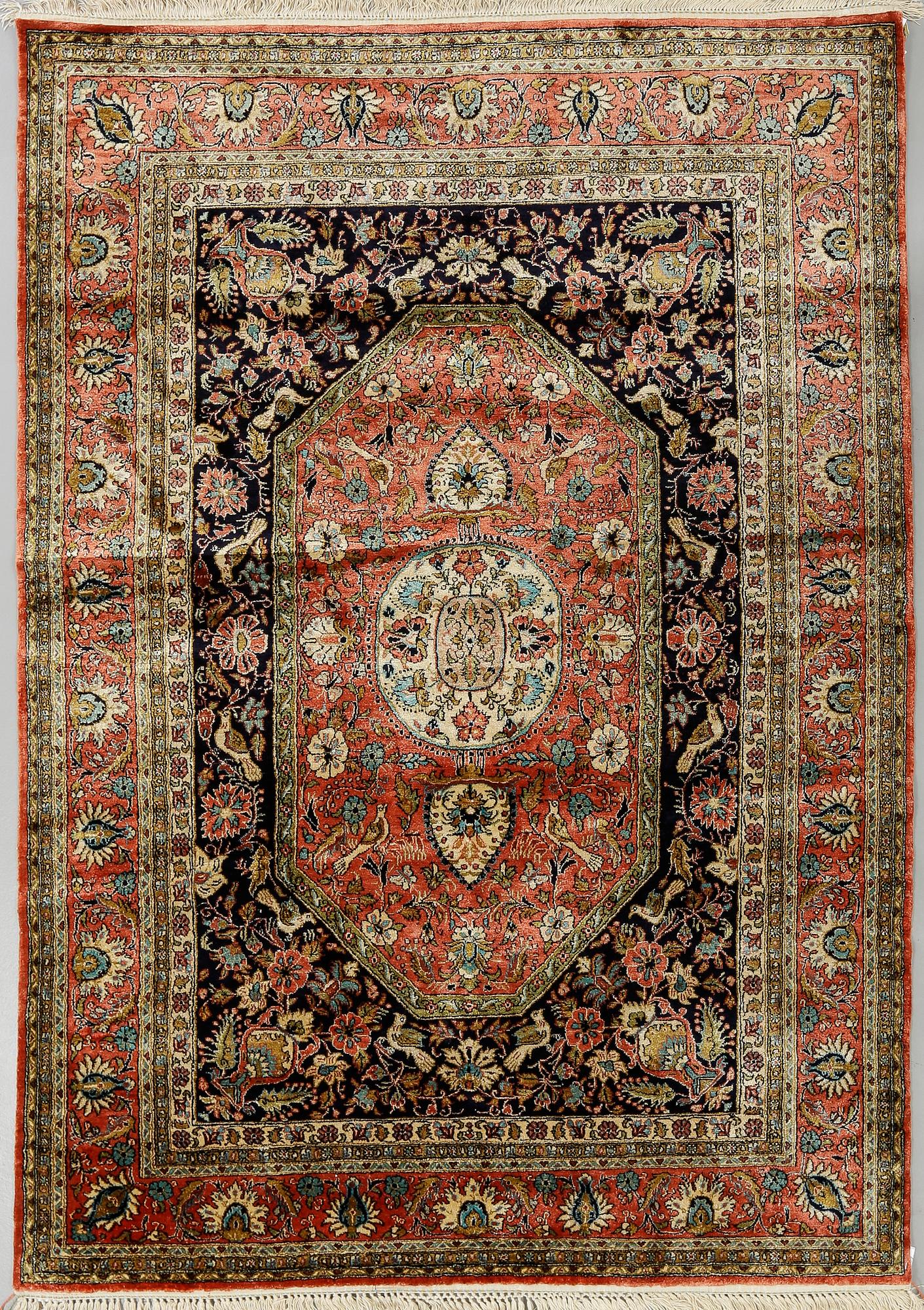 MATTA, silke Ghom, ca 206 x 135 cm.