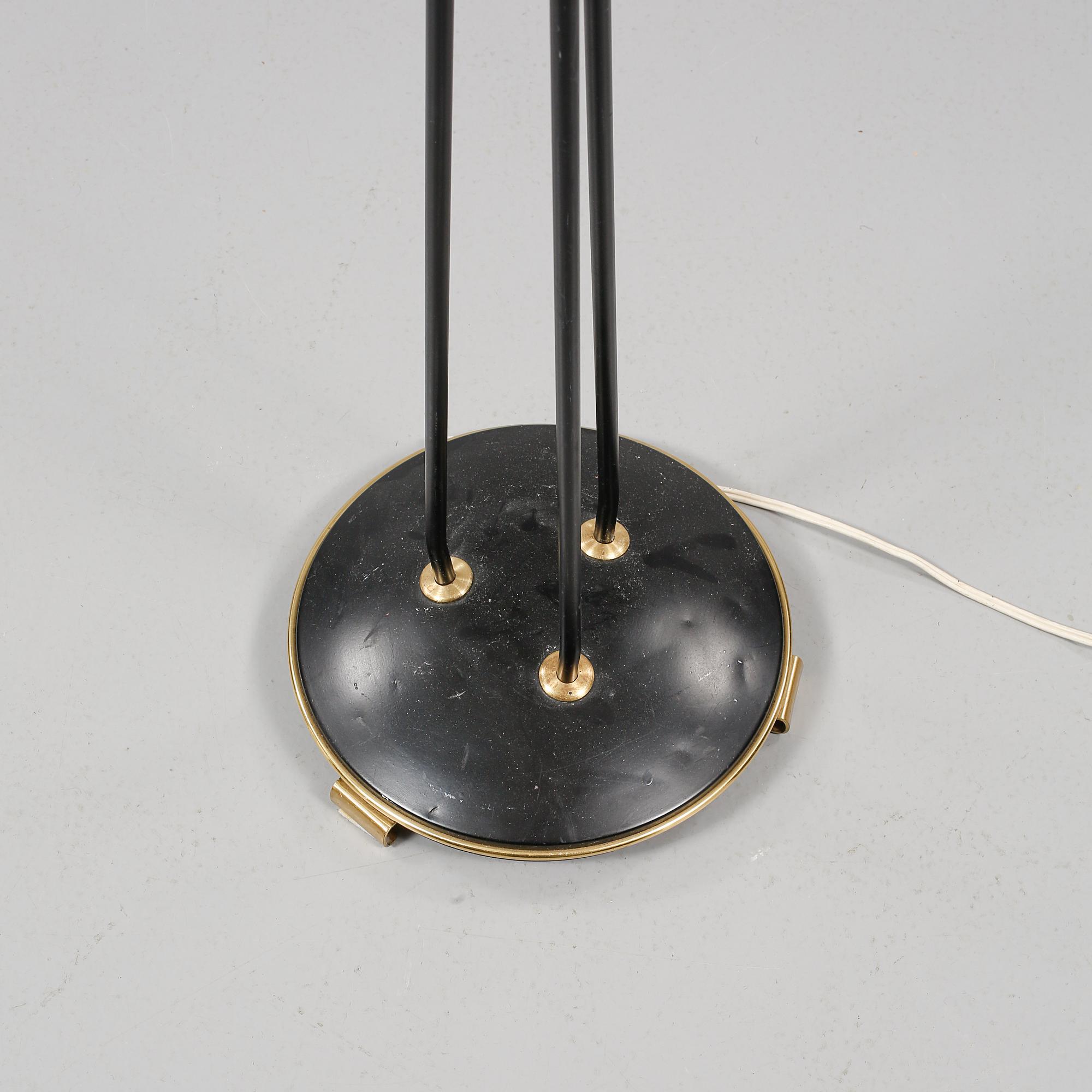 GOLVLAMPA, 1900-talets mitt.