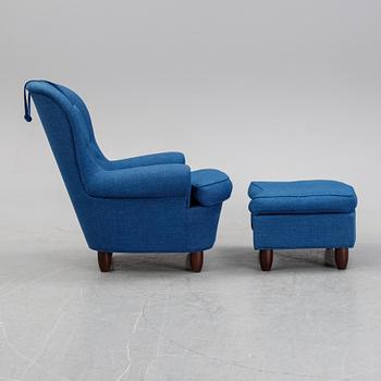 Carl Malmsten, a *jättepaddan' easychair and ottoman, AB O.H. Sjögren, Tranås, 2014.