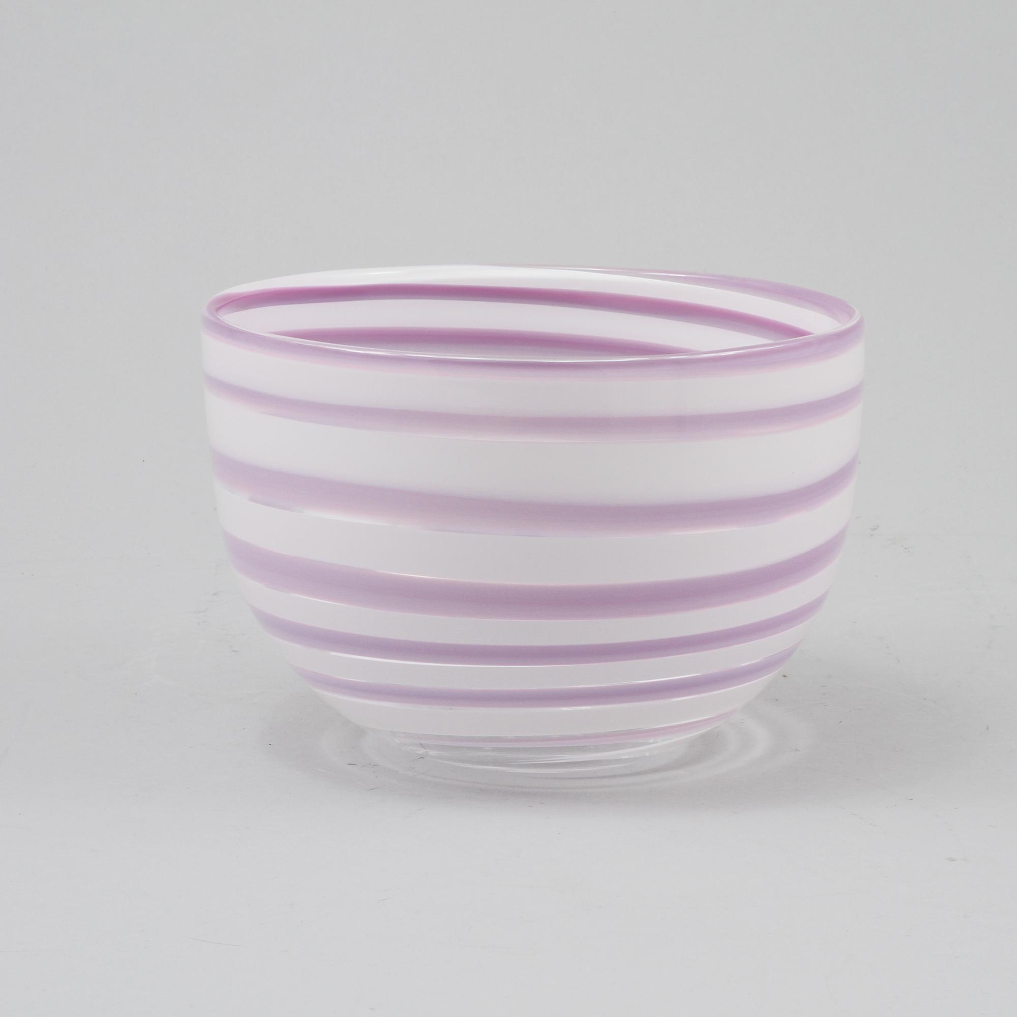 SKÅL, glas, Ingeborg Lundin, Orrefors, signerad och numrerad.