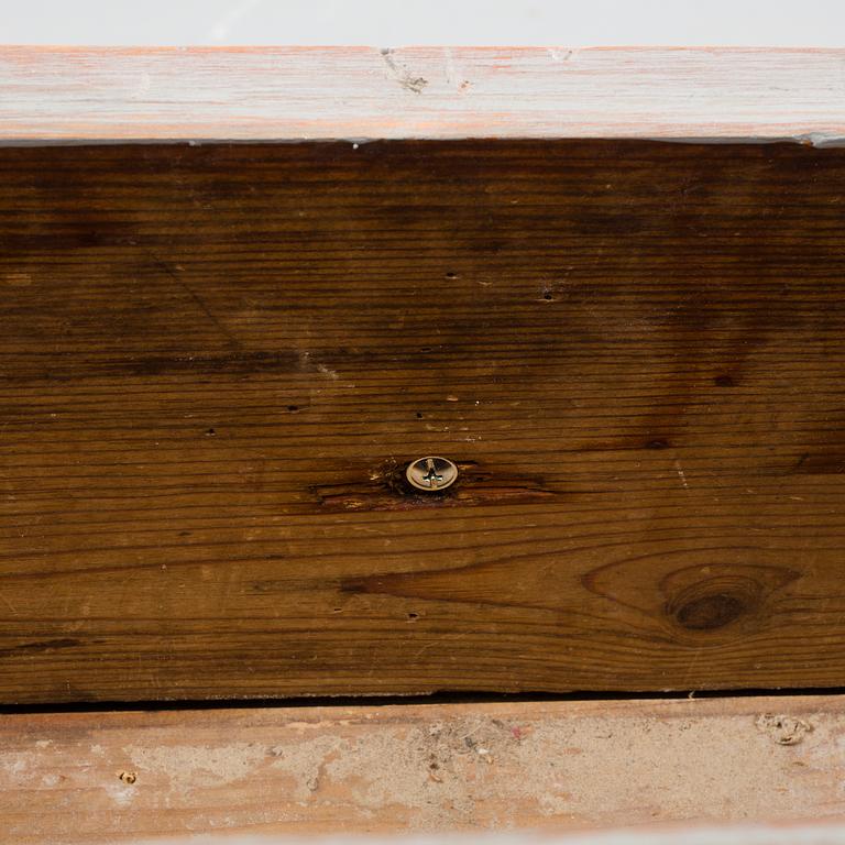 BYRÅ / SÄNG, 1800-talets första hälft.