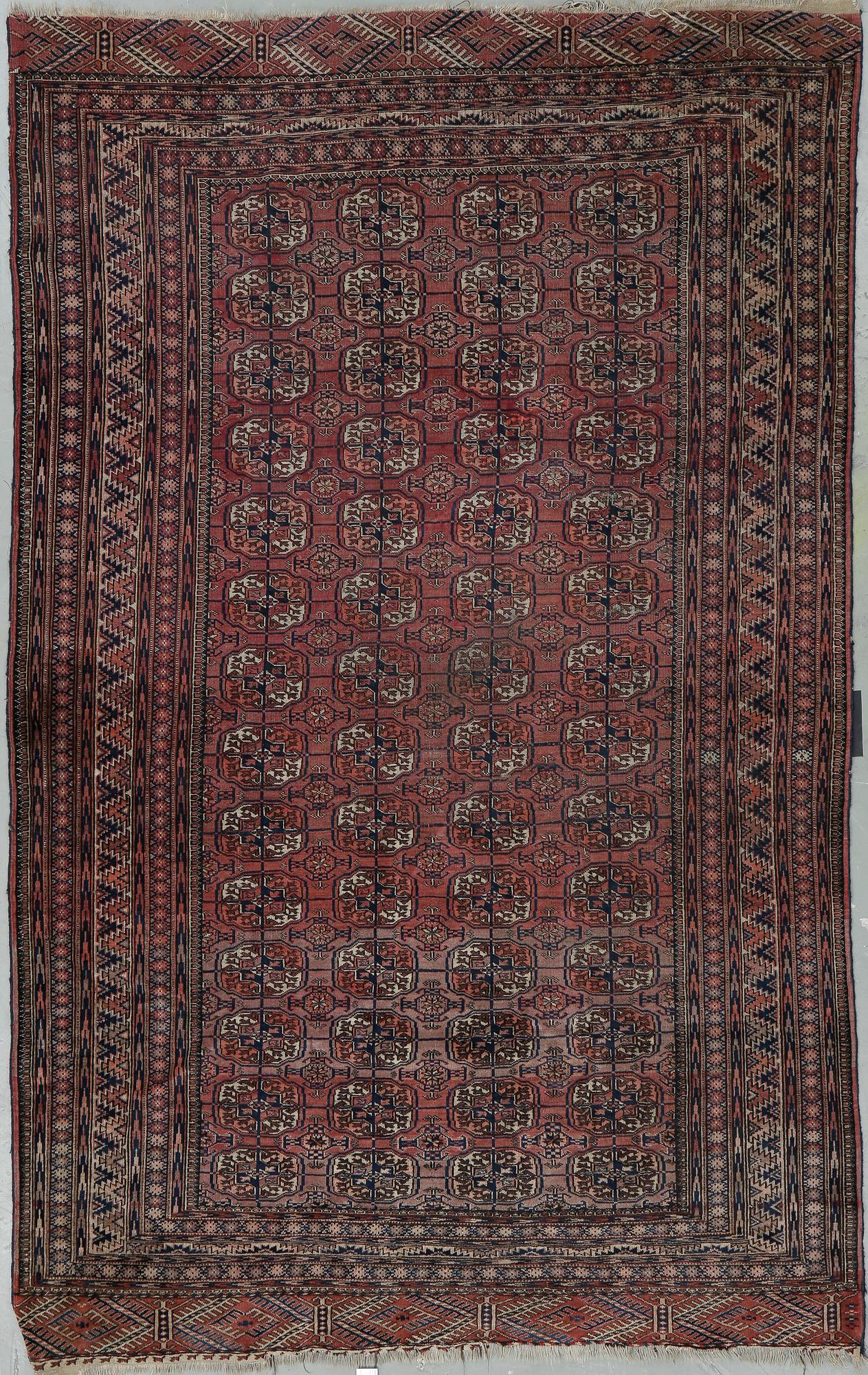 MATTA, semiantik, Tekke, Turkmen. Ca 263x175 cm.