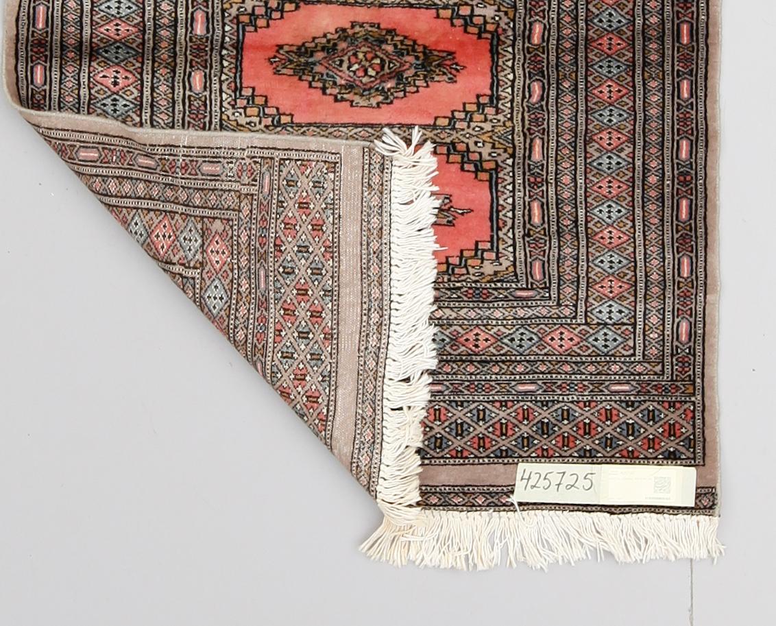 MATTA, Kashmir, ca 153 x 93 cm.