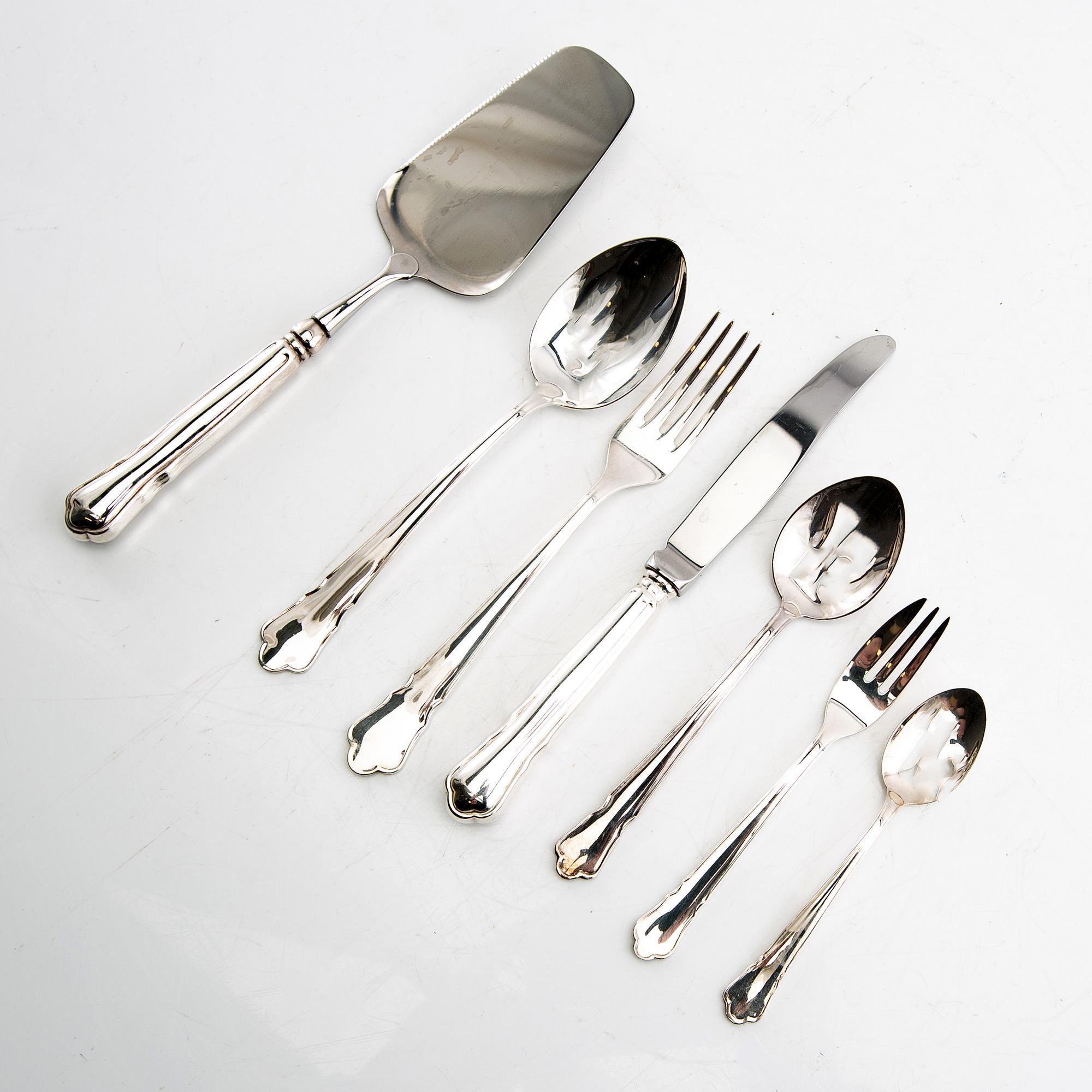Cutlery approx 42 dlr "Chippendale" silver Eja 2002.