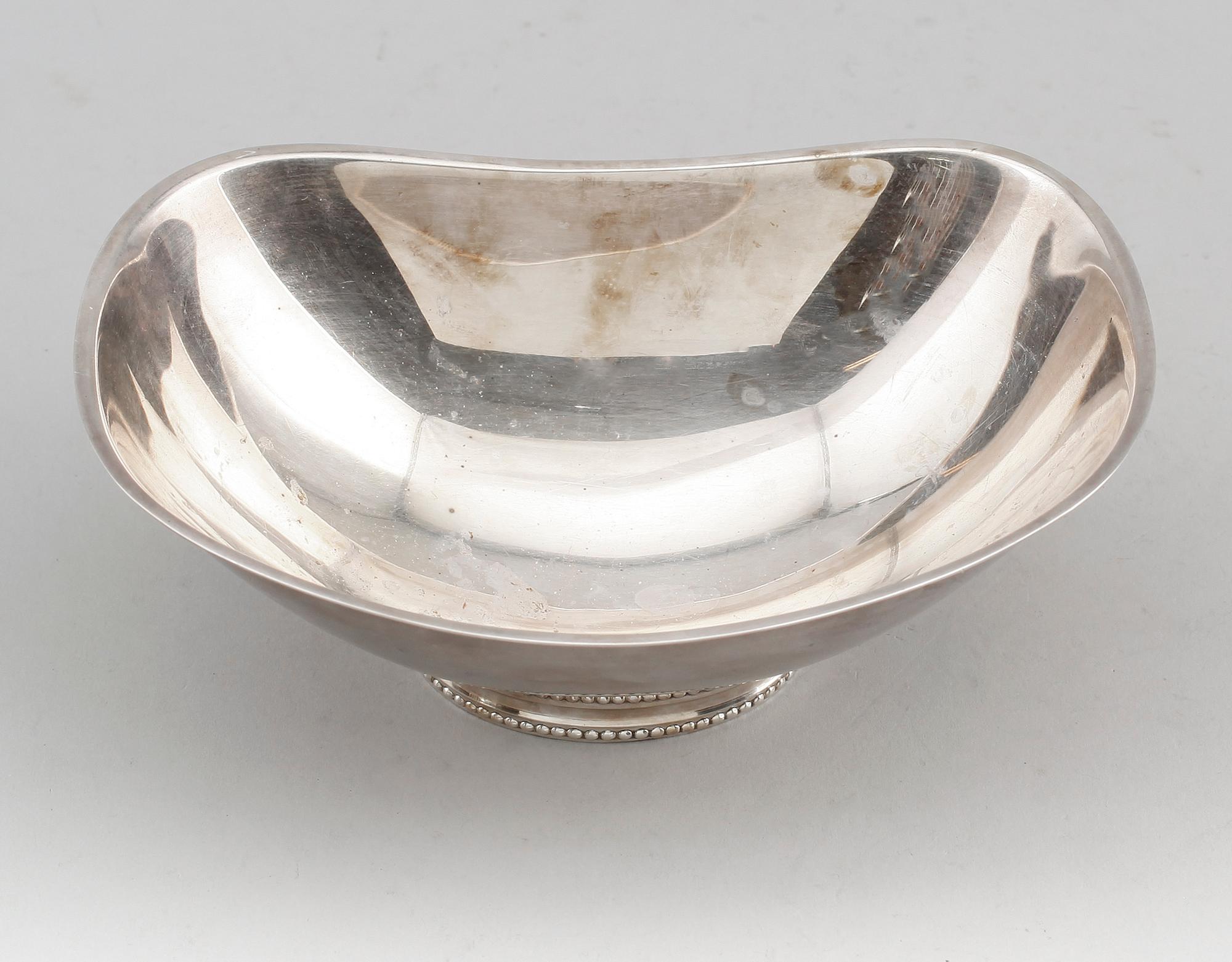 SKÅL, silver, Vera Ferngren, GAB, Stockholm 1967. Vikt ca 242 gram.