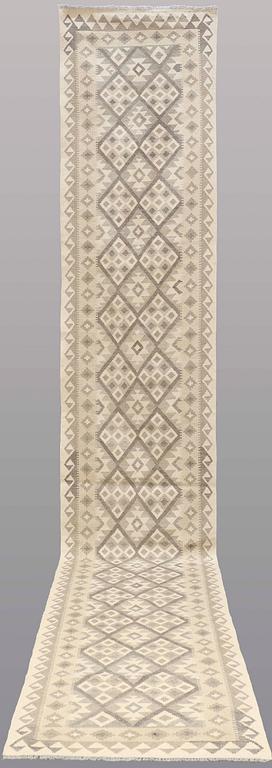 GALLERIMATTA, Kelim, ca 498 x 80 cm.