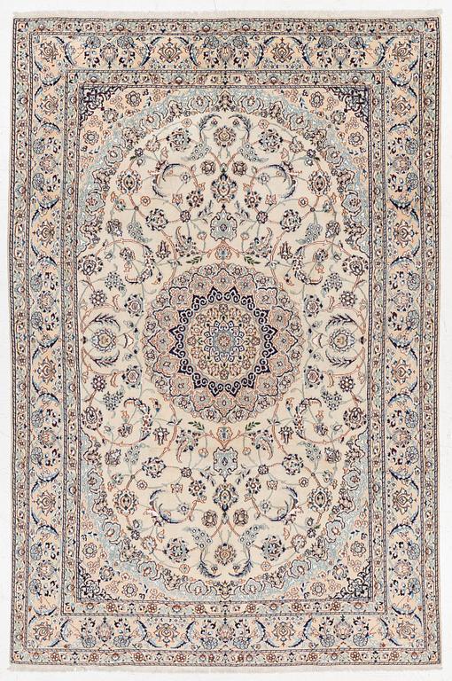 Carpet, Nain, approx. 290 x 192 cm.
