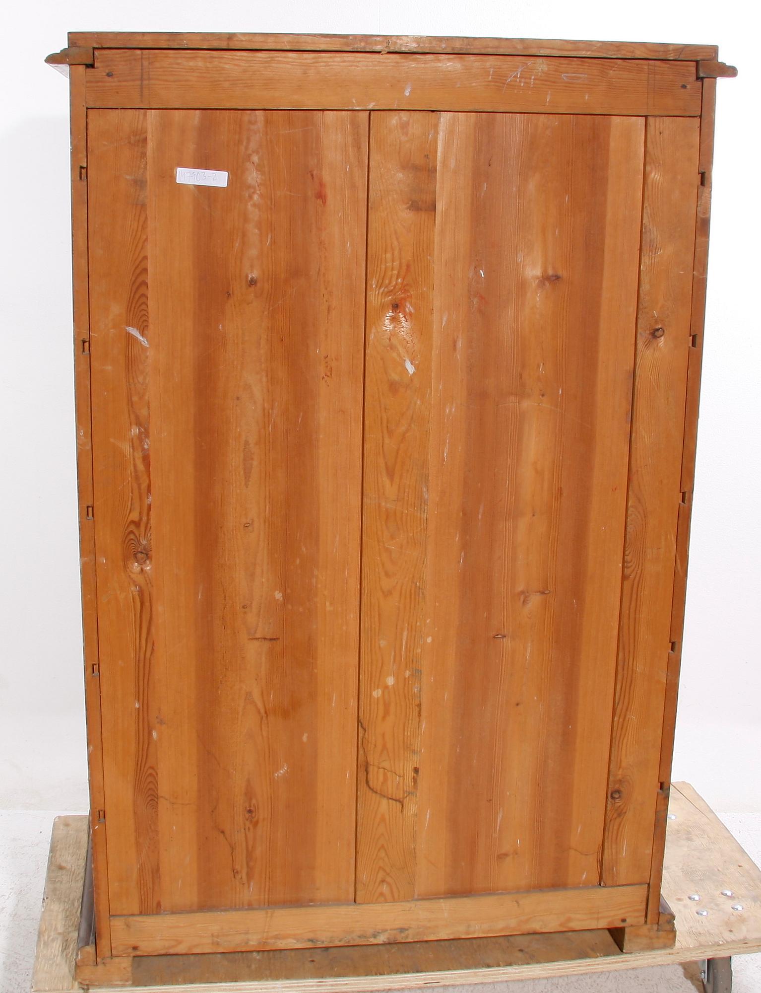 CHIFFONJÉ, nyrenässans, 1800-talets slut.