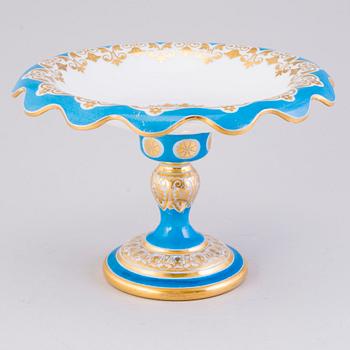 TAZZA, painted and gilt opal glass, Russian middle of the 19th century.