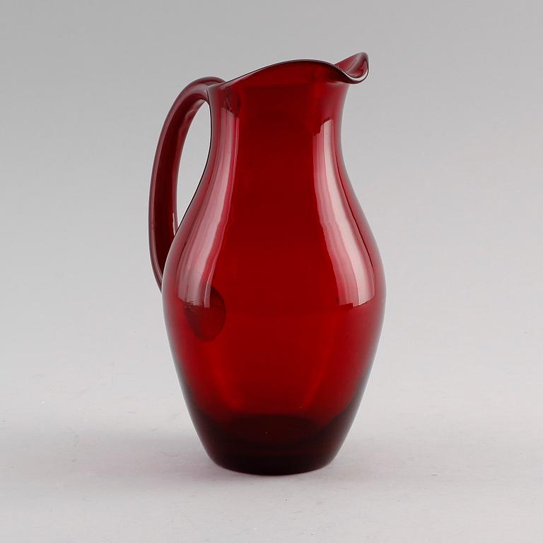 TILLBRINGARE, rött glas, Monica Bratt, Reijmyre, 1950-tal.