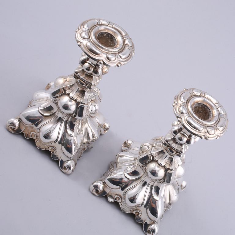LJUSSTAKAR, ett par, silver, barockstil, Tavastehus, Finland, 1956.