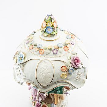 Bordslampa Rokoko-stil PlaueTyskland 1900-talets mitt porslin.