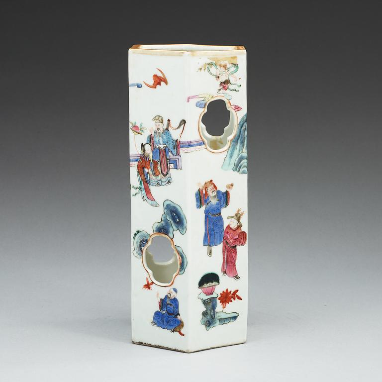 A famille rose lantern/hat stand, Qing dynasty, 19th Century.