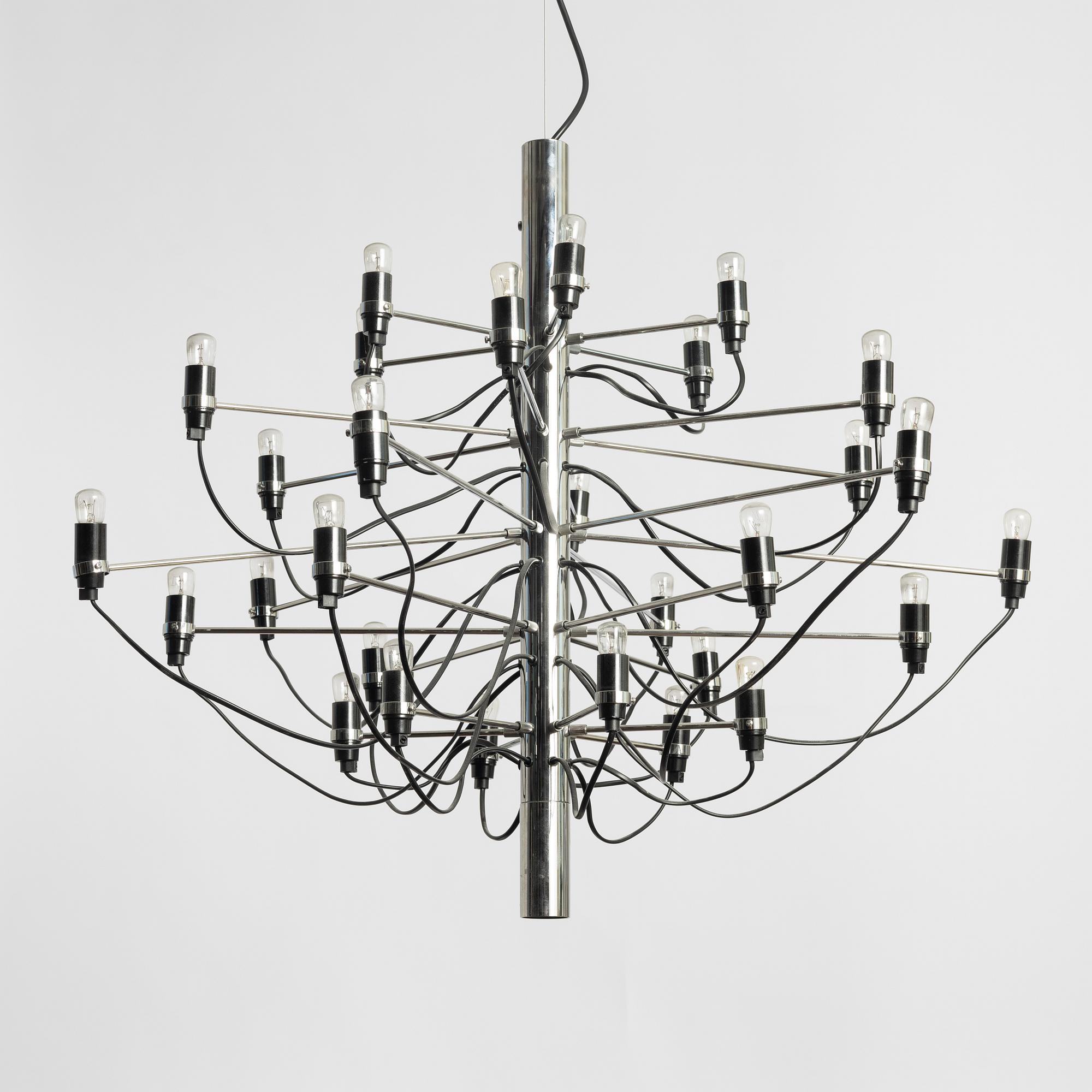 Gino Sarfatti, a model 2097/30 chandelier, Flos, Italy.
