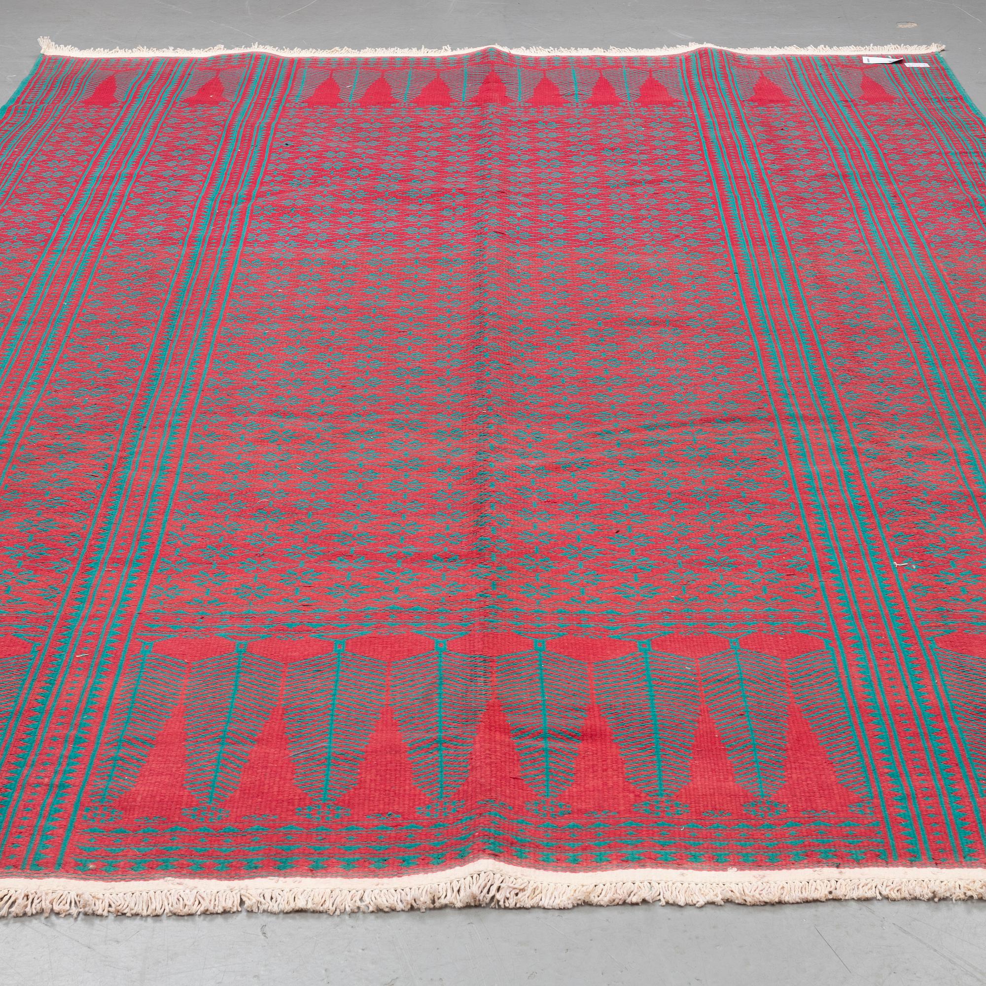 Matta, slätväv, Zilo, ca 303 x 242 cm.