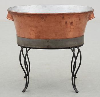 BALJA, på benställning, koppar, 1800-tal.