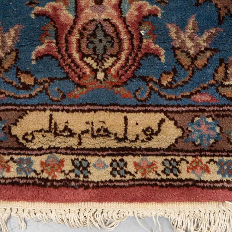 A CARPET, OLD EASTERN EUROPE, ca 325 x 244 cm.