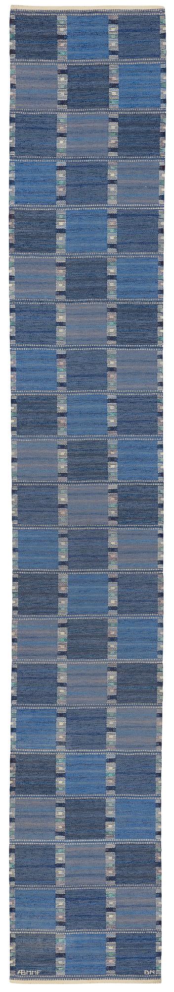 Barbro Nilsson, gallerimatta, Falurutan starkblå, rölakan, ca 532,5 x 81,5-83,5 cm, signerad AB MMF BN.