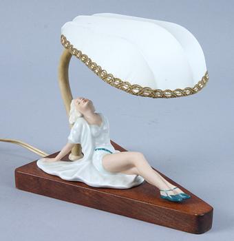 BORDSLAMPA, porslin, Tyskland. 1900-talets mitt.
