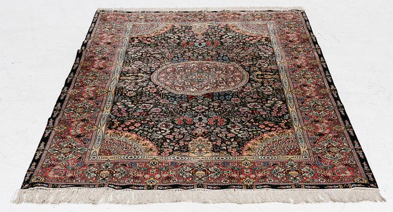 Carpet, Oriental silk, approx. 184 x 125 cm.