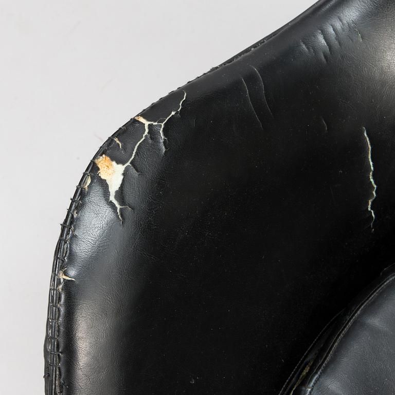 ARNE JACOBSEN, A 1960s arm chair "Egg chair" designed for Fritz Hansen, Denmark.