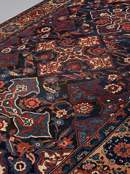 Matto, semi-antique, Chaharmahal/Bakhtiari Province, ca 386, 223,5 cm ( ca 2,5-3,5 cm flat weave at the ends).