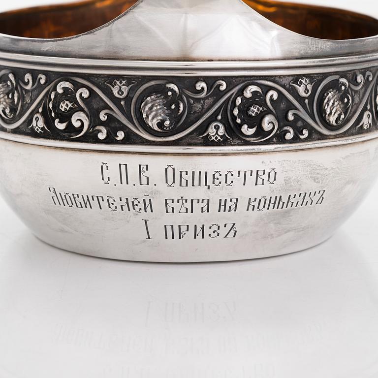 Mikhail Tarasov, kåsa, silver, Moskva 1908-14. Längd 40 cm.